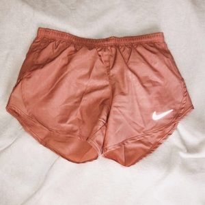 🌻 CLEAR OUT🌻 Nike blush dri-fit shorts